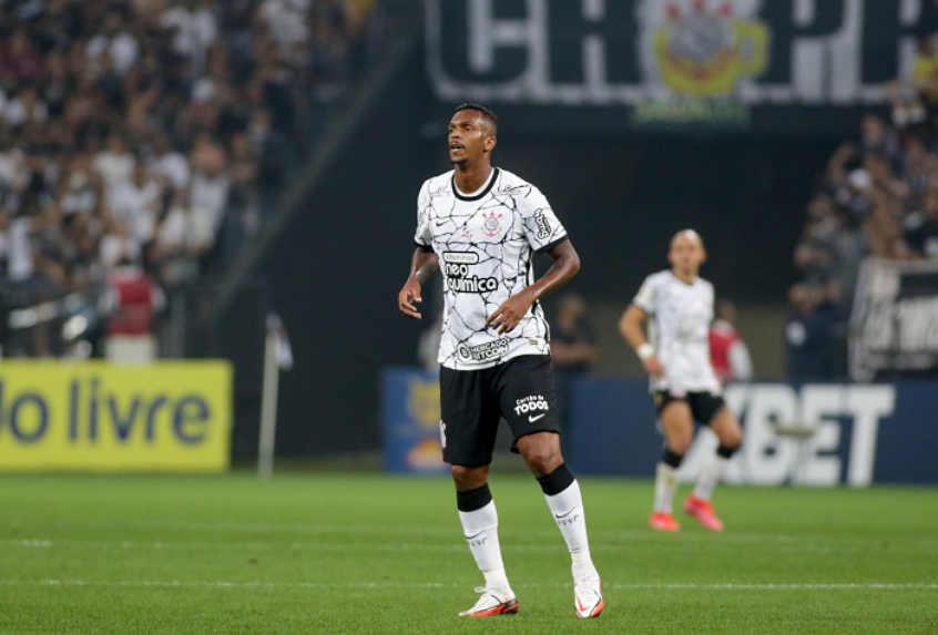 Reserva de luxo, Jô é decisivo nos últimos jogos e lidera artilharia e assistências do Corinthians em 2021