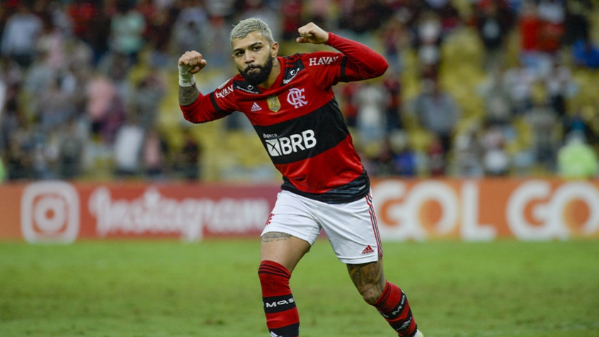 Em jogo polêmico e com expulsões, Flamengo vence o Bahia no Maracanã