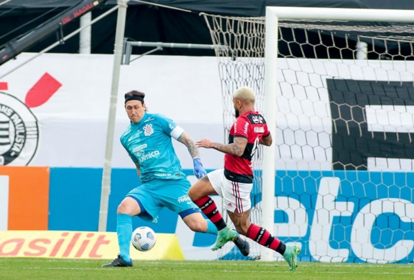 Corinthians estuda o Flamengo em prévia da Libertadores