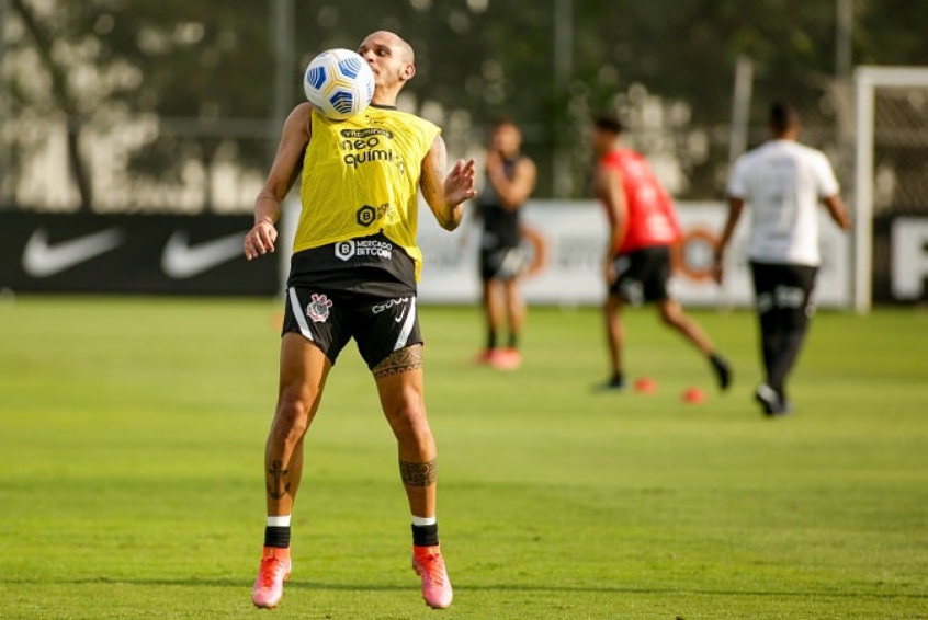 Corinthians busca surpreender Flamengo no Maracanã para entrar no G-4 do Brasileirão