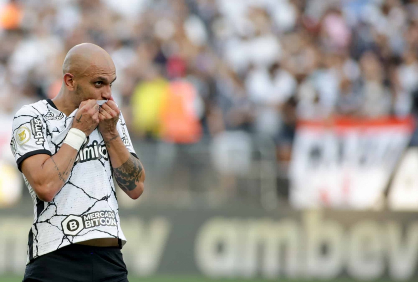 Fábio Santos não errou pênalti desde o seu retorno ao Corinthians