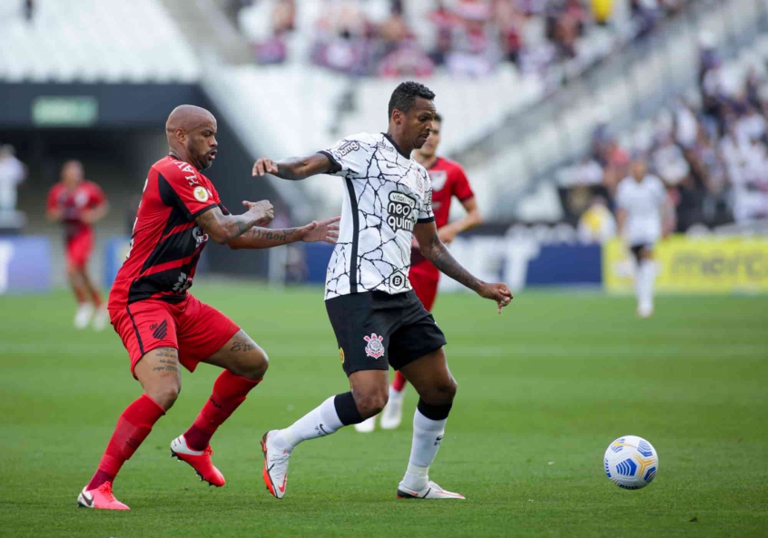 Corinthians é o time que mais finalizou na trave durante o Campeonato Brasileiro