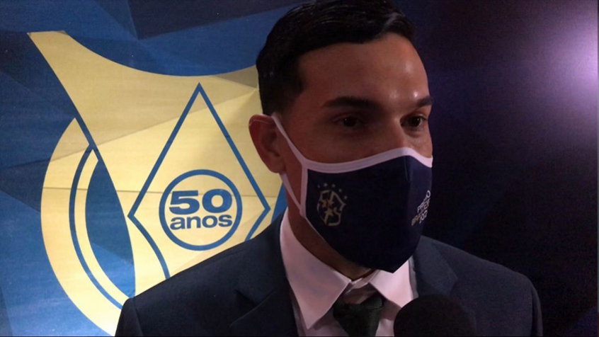 Na seleção do Brasileirão pelo segundo ano, Gustavo Gómez avalia ano do Palmeiras e mira Mundial