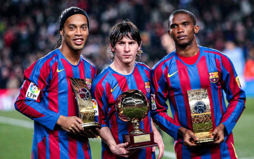 Quem jogava com Ronaldinho Gaúcho no Barcelona?