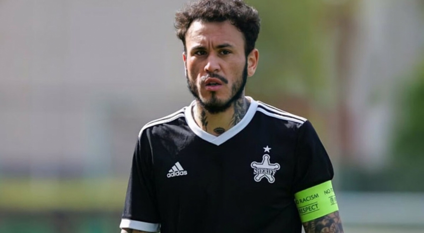 Zagueiro peruano é oferecido ao Palmeiras, e diretoria analisa contratação do jogador 