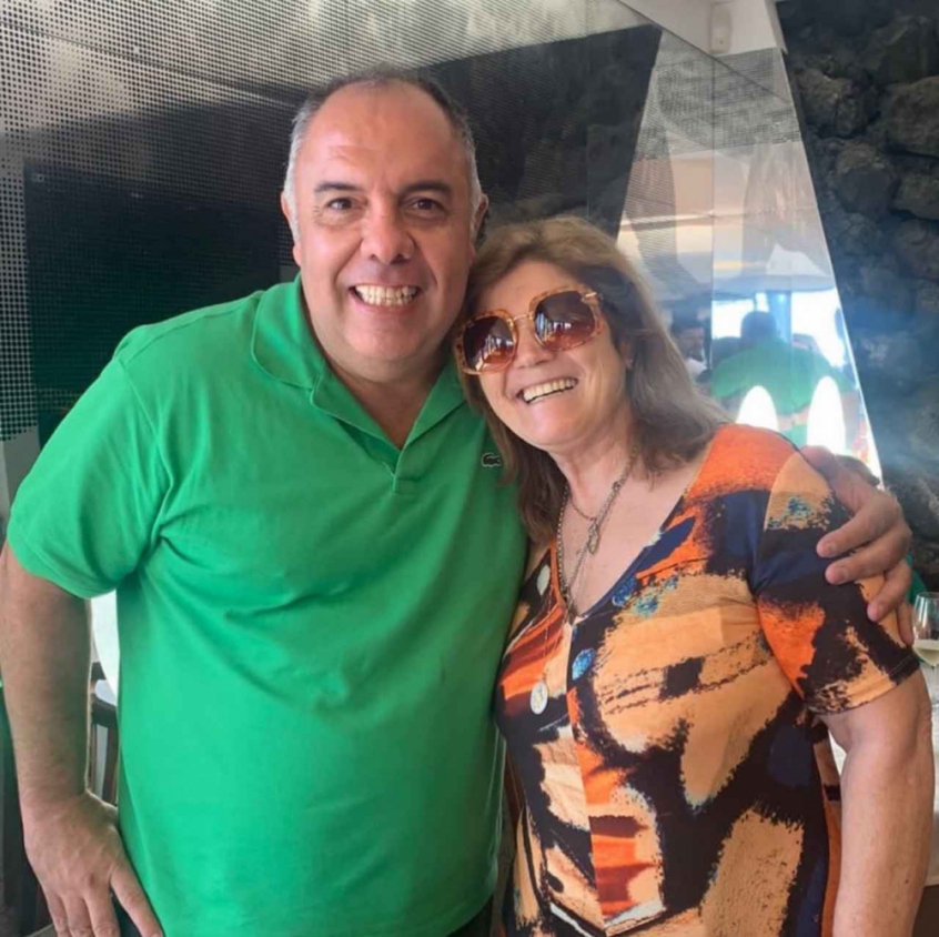 VP do Flamengo posta foto com mãe de Cristiano Ronaldo e brinca: Sempre começa pela família