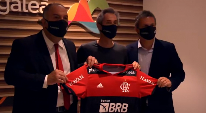 Paulo Sousa desembarca no Rio de Janeiro para assumir o comando do Flamengo