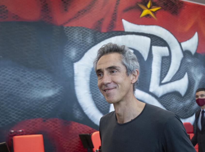 Após telão, diretoria realiza desejo de R 25 milhões de Paulo Sousa para reforçar o time