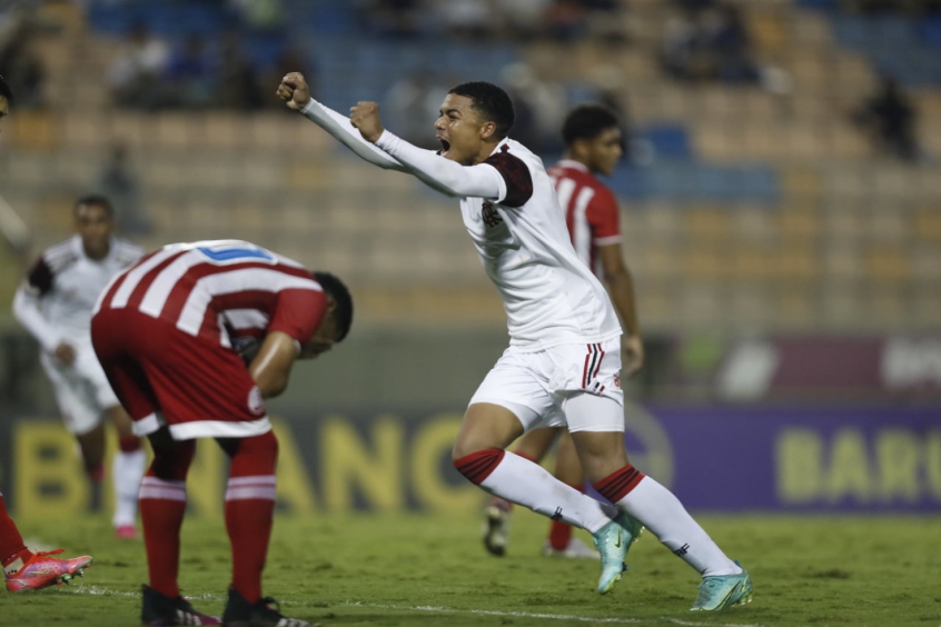 Igor Jesus exalta elenco do Flamengo que disputa a Copinha: Tem a característica de não desistir