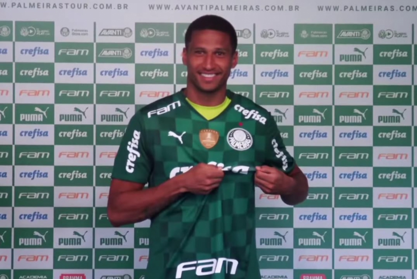 Murilo se apresenta no Palmeiras