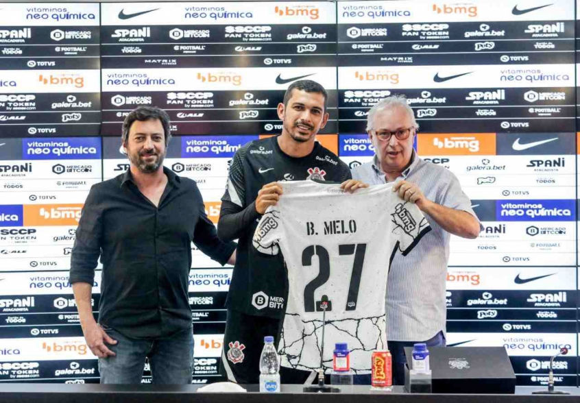 Apresentado, Bruno Melo exalta qualidade no jogo aéreo e fala sobre jogar no Corinthians: 'Não pensei duas vezes'