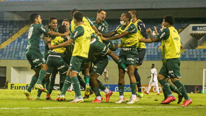 Após vitória na Copinha, Palmeiras provoca São Paulo e faz alusão à Libertadores