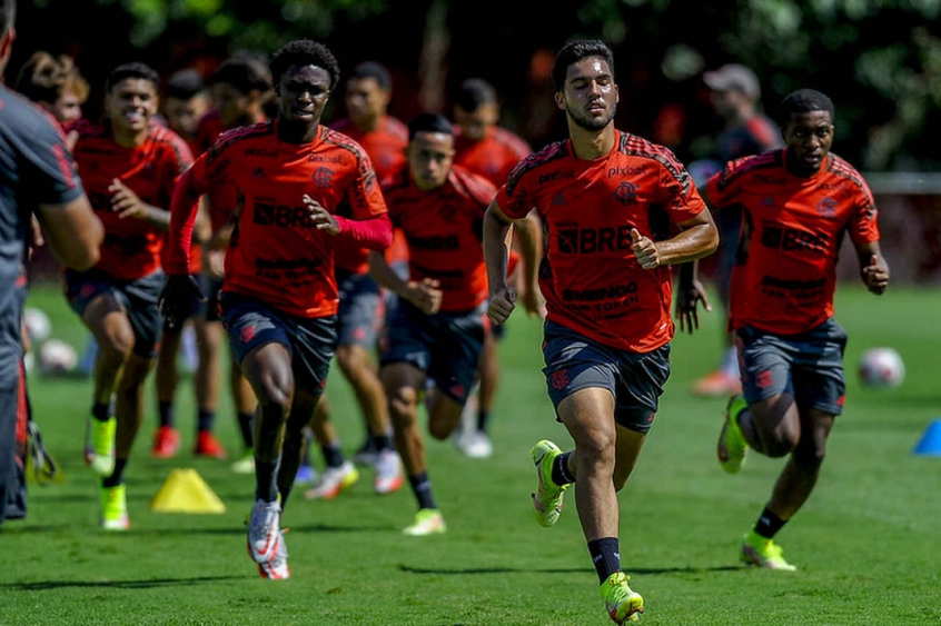 Saiba como o Flamengo deve enfrentar a Portuguesa na estreia do Carioca