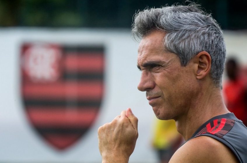 Grupo principal do Flamengo antecipa estreia em 2022, e Paulo Sousa vê trio se destacar por chance