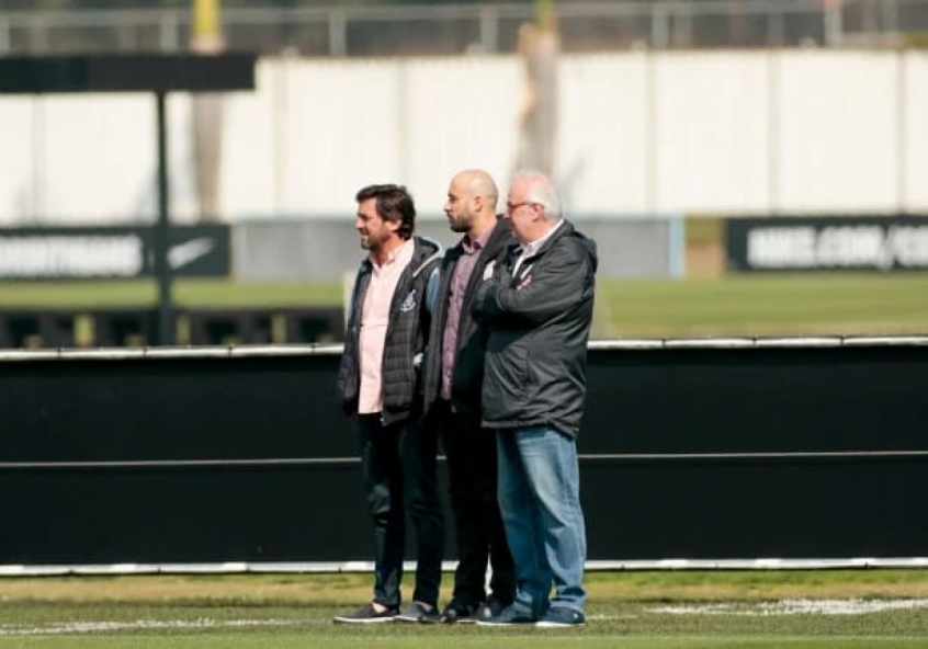 Corinthians aguarda reunião para ir ao mercado por novo técnico