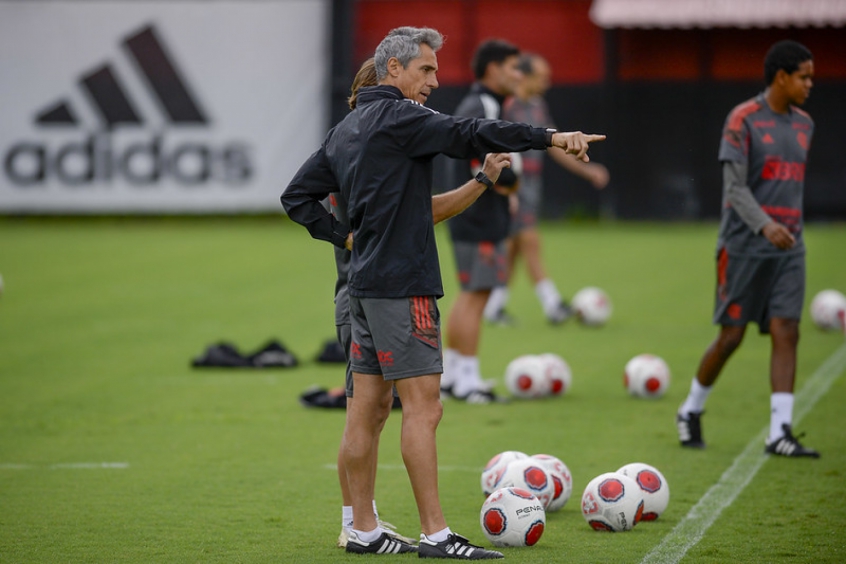 Paulo Sousa define estratégia para ter o Flamengo ideal à disposição