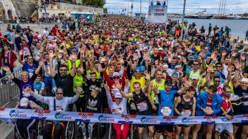 Participantes na linha de largada da sexta edição da Wings for Life World Run, em Zadar, na Croácia, em 2019. (Divulgação)