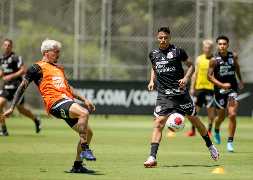 Líder do Brasileirão é o time que menos finaliza por partida