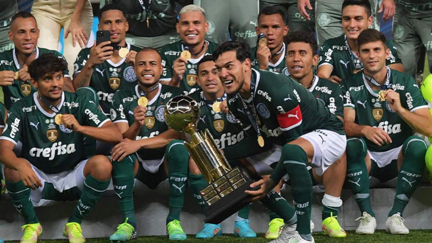 Jornalista faz alerta e diz que Palmeiras é capaz de não ganhar nada em 2023