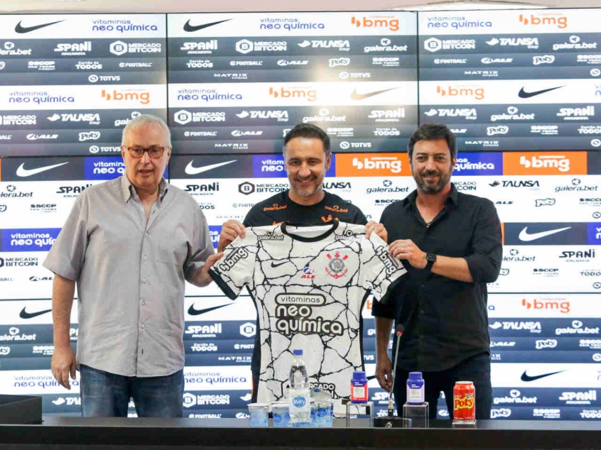 Em busca do sucesso, Corinthians aposta em boa relação entre Vítor Pereira e direção