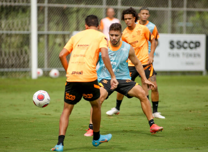 Com cinco baixas, Corinthians encerra preparação para o jogo contra o Novorizontino