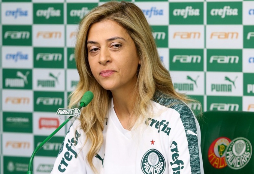 Palmeiras fecha dezembro com dívidas apesar de superávit
