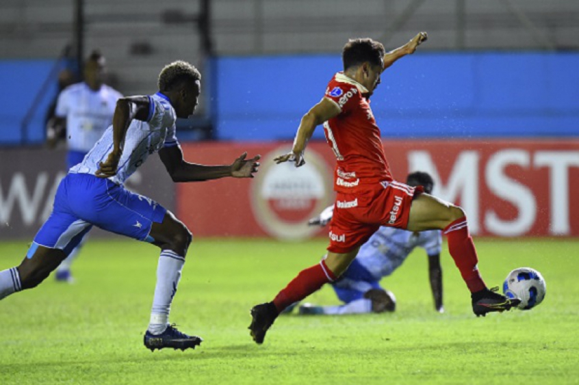 Internacional sai na frente, mas cede empate para 9 de Octubre | LANCE!
