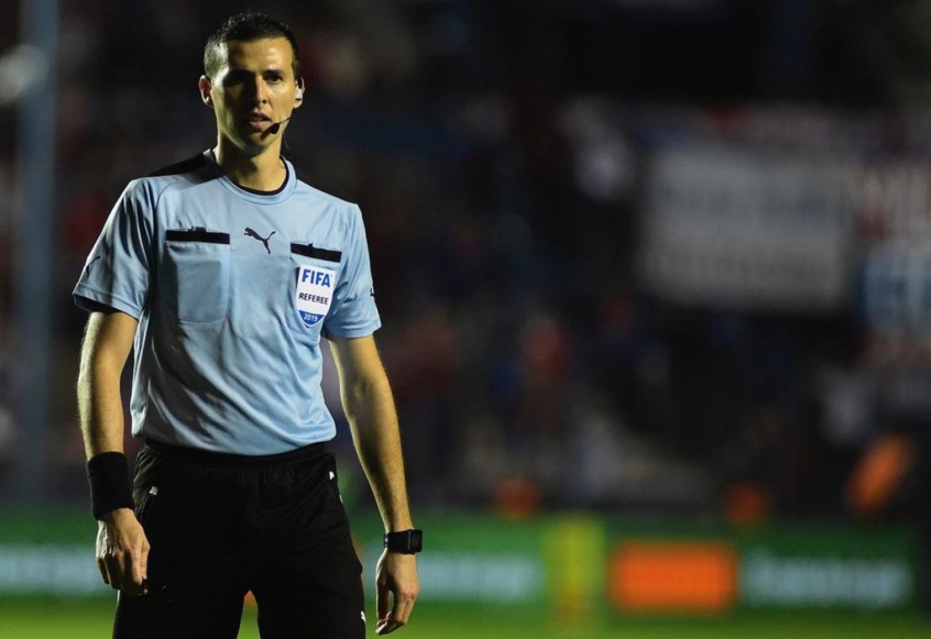Arbitragem: Andrés Matonte administra uma partida entre Corinthians e Boca Juniors pela segunda vez