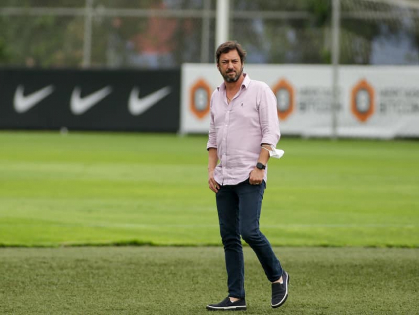 Corinthians se aproxima da janela de transferências com cautela em função das dívidas