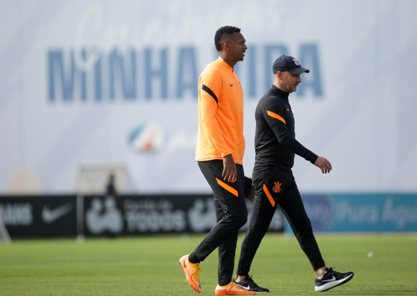 Corinthians sofre com baixa produção ofensiva