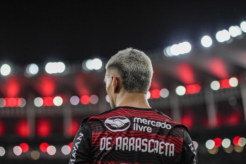 Reencontro do Flamengo com o Maracanã será sob pressão após mudança de cenário em um mês