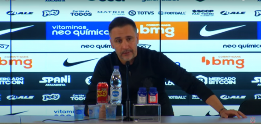 Assista a coletiva de Vítor Pereira após a goleada no clássico
