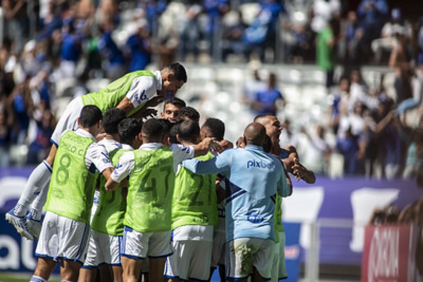 Time celeste que sexta vitória consecutiva na Série B, a sétima na temporada