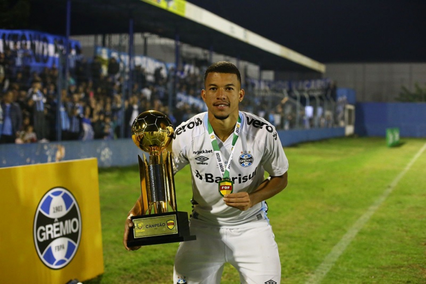 Prata da casa comemora primeiro gol e primeiro título pelo Grêmio