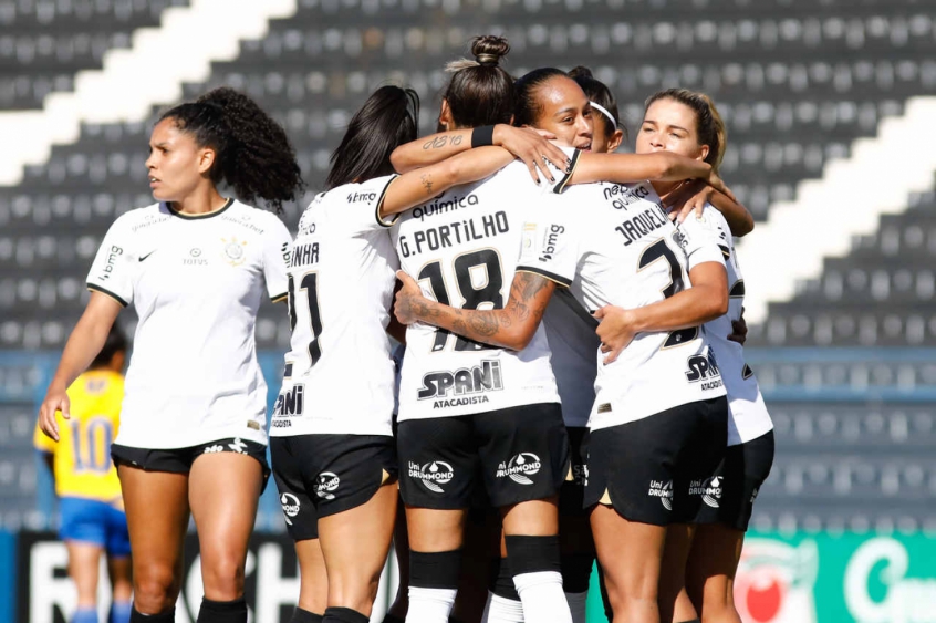 Dupla liderança: Corinthians assume a ponta do Brasileirão feminino após goleada