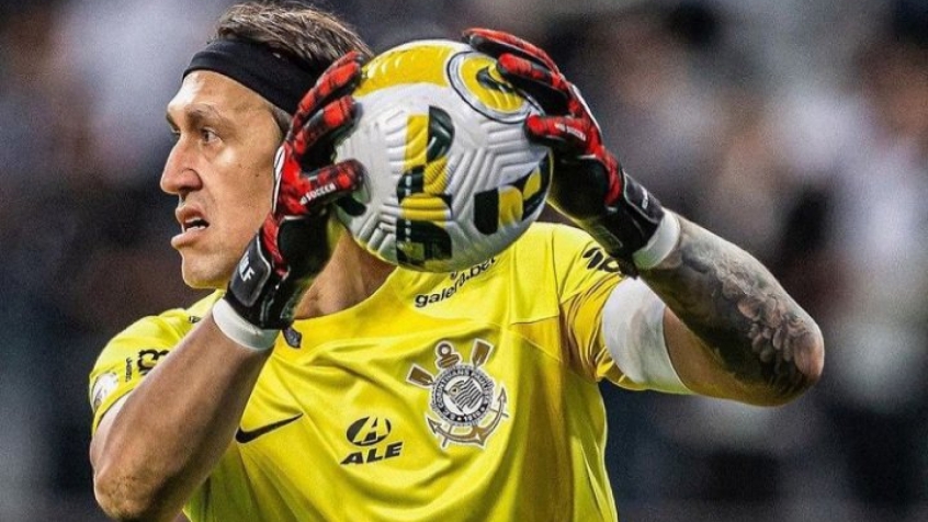 Prestes a se isolar como o goleiro com mais partidas pelo clube, Cássio destaca evolução da equipe na temporada: 