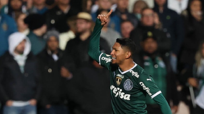 Rony ultrapassa Edmundo e se torna o décimo maior artilheiro do Palmeiras no século
