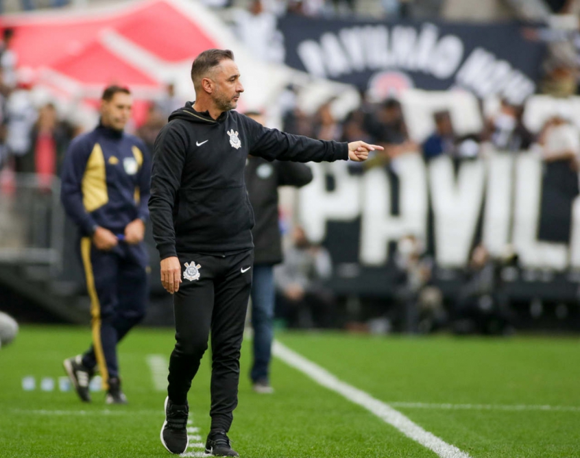 Vítor Pereira diz que o Corinthians seria rebaixado sem os jogadores da base
