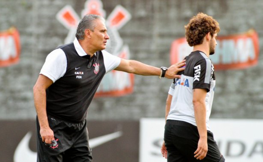 Lembra dessa? De volta à Itaquera, Tite disse que ficou louco com o pênalti perdido por Alexandre Pato
