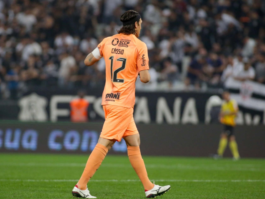 Ídolo demais! Cássio se declara ao Timão após se tornar o goleiro com mais partidas pelo clube
