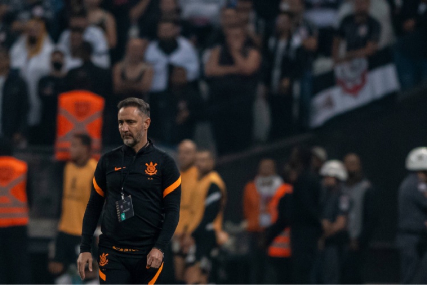 Novela Vítor Pereira! Entenda como situação no Corinthians chegou ao estágio atual