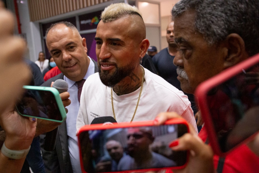 Vidal já assinou com o Flamengo, diz blog