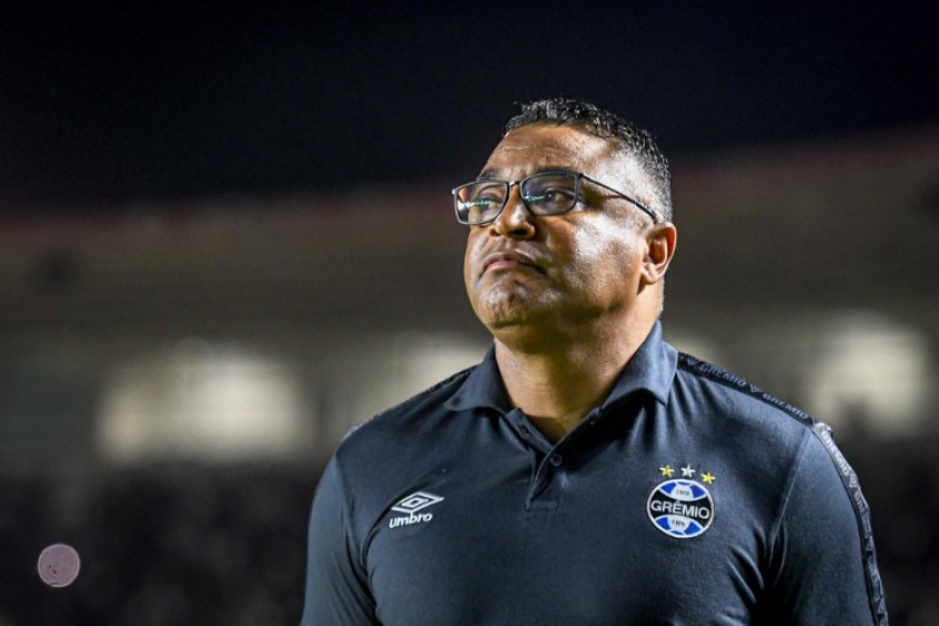 Roger Machado comenta sobre a situação física de Pedro Geromel