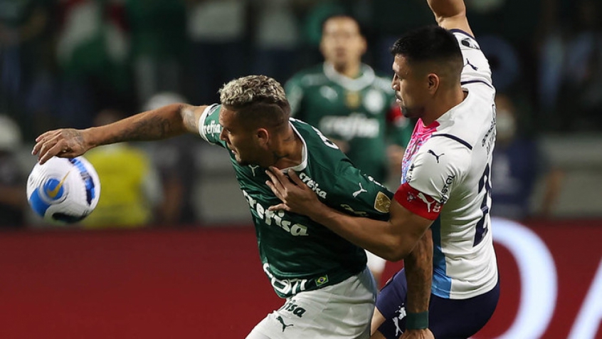 Perseguido por lesões e críticas da torcida, Rafael Navarro não engrena no Palmeiras