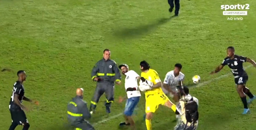 Cássio decide não prestar ocorrência após agressão e agradece publicamente ao jogador do Santos