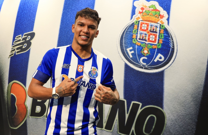 Gabriel Veron esbanja categoria para fazer 1º gol pelo Porto