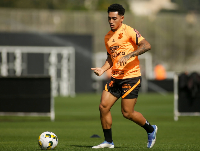 Du Queiroz perderá minutos em campo com a chegada de Fausto Vera? VP terá