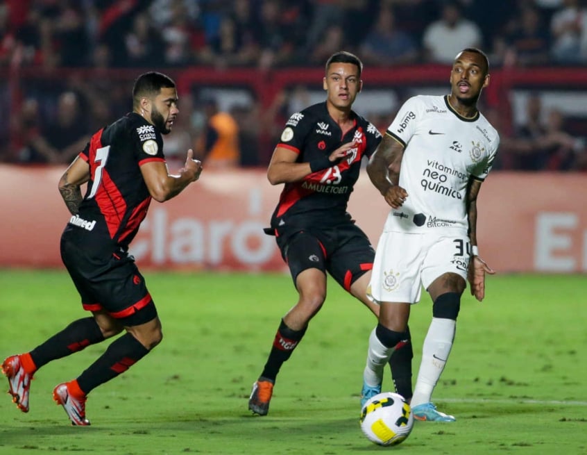 Veja a arbitragem para a decisão de logo mais