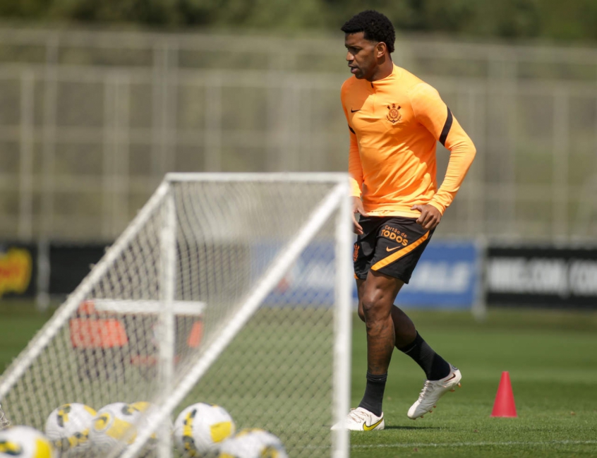 Gil acredita que o Corinthians aprendeu com os erros na Copa do Brasil e projeta confronto com o Fluminense: 