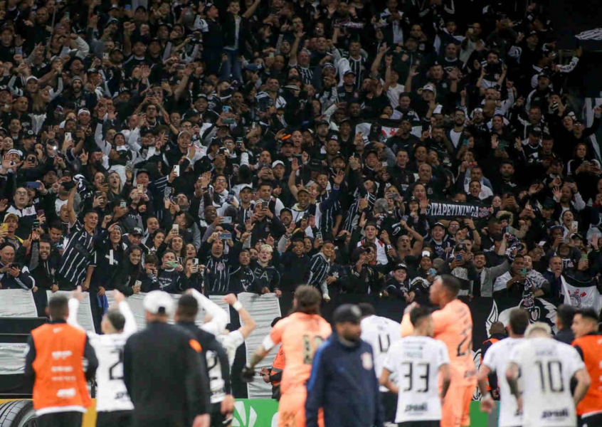ANÁLISE: Corinthians mostra maturidade para chegar à final e prova mais vez a importância da Fiel